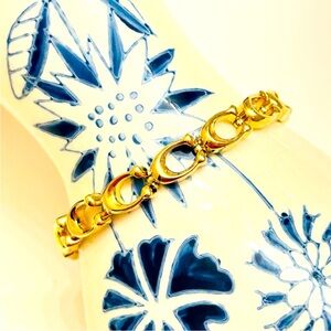 NWOT Coach Signature Kissing C's Link Bracelet